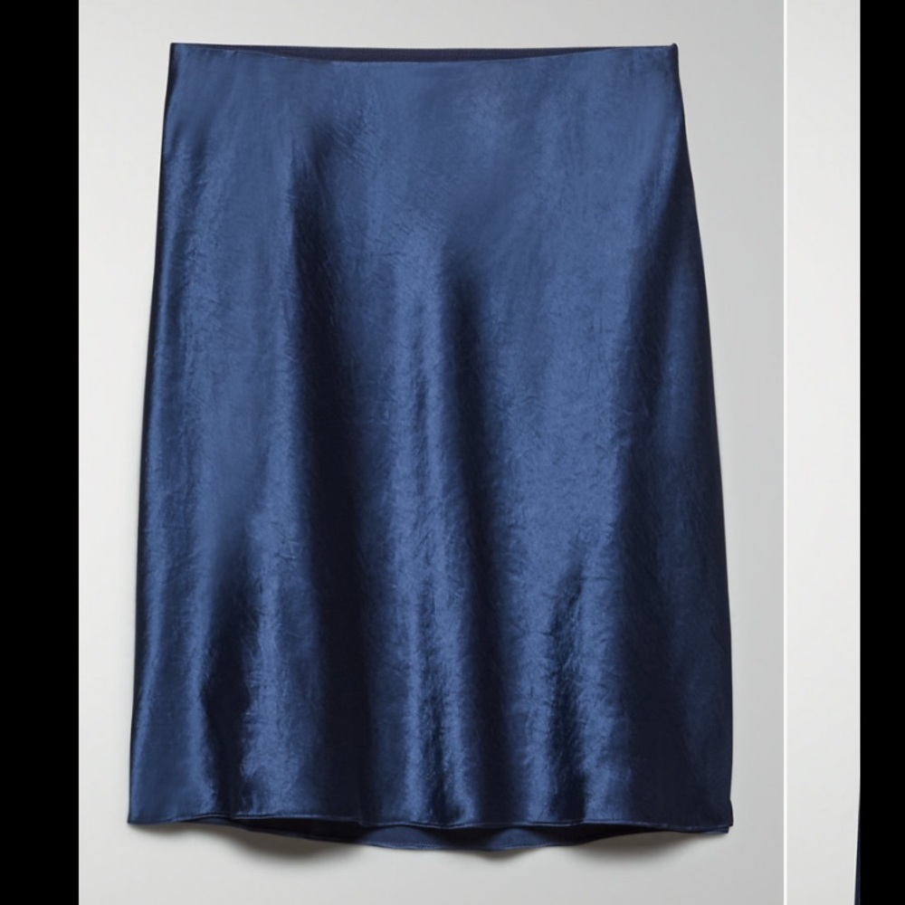 Aritizia Babaton slip skirt navy